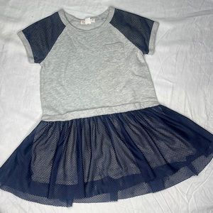 Short sleeve dress, that is perfect for a picnic or anything